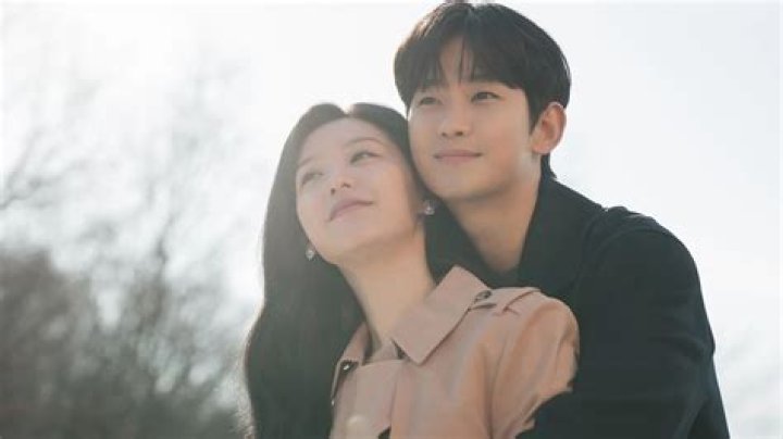 A Comprehensive Guide To Kim Soo Hyun And Kim Ji Won's Age Difference