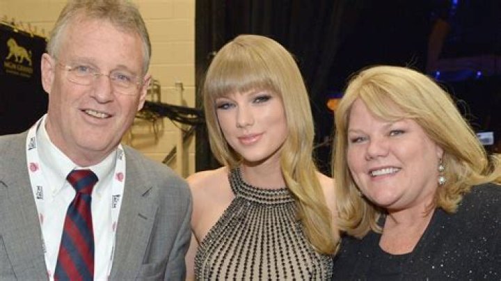 Are Taylor Swift's Parents Still Together? | Answered