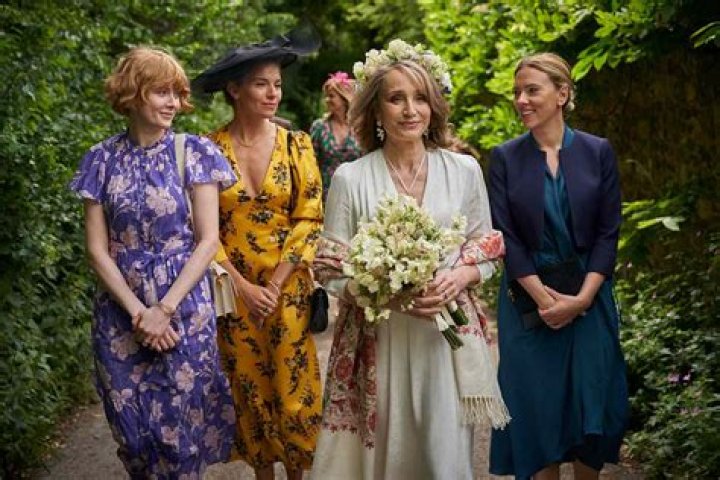 Is Kristin Scott Thomas In A Relationship? Exploring Her Personal Life