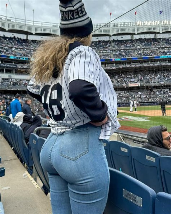 Kirsten Sweet: The Rising Star of OnlyFans Taking the World by Storm