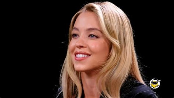 Sydney Sweeney Nude Pics: Debunking Myths and Understanding Privacy in the Spotlight