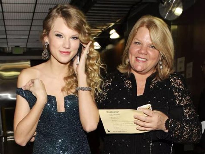 Taylor Swifts's Parents Tie The Knot Again: A Family Reunited