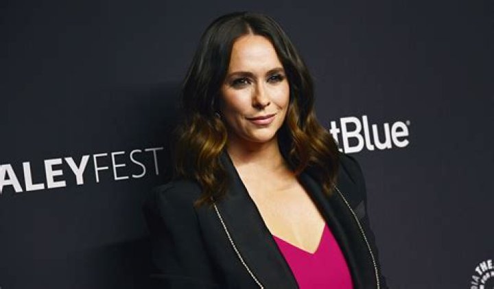 Why Jennifer Love Hewitt's 911 Departure Remains A Mystery