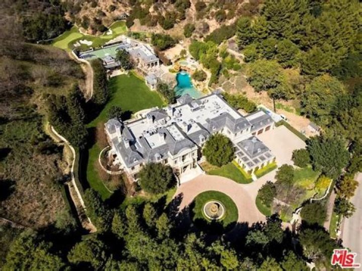 Zach Goldsmith's Wife Buys Beverly Hills Mansion: A Real Estate Extravaganza