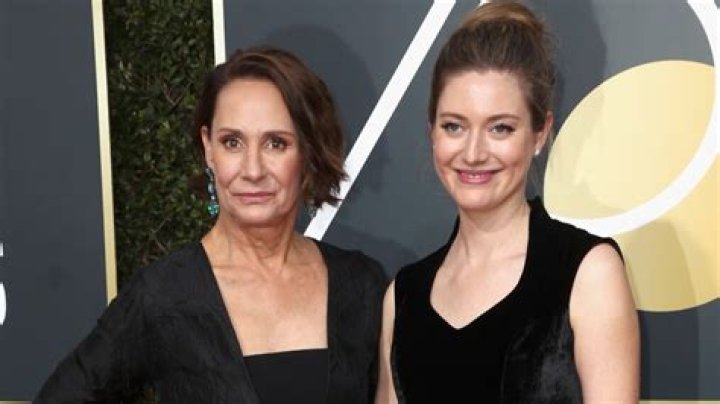 Zoe Perry And Laurie Metcalf: Mother-Daughter Acting Duo